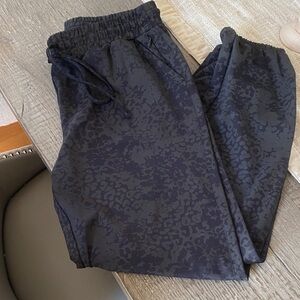 Rachel Zoe black leopard Patterned Joggers